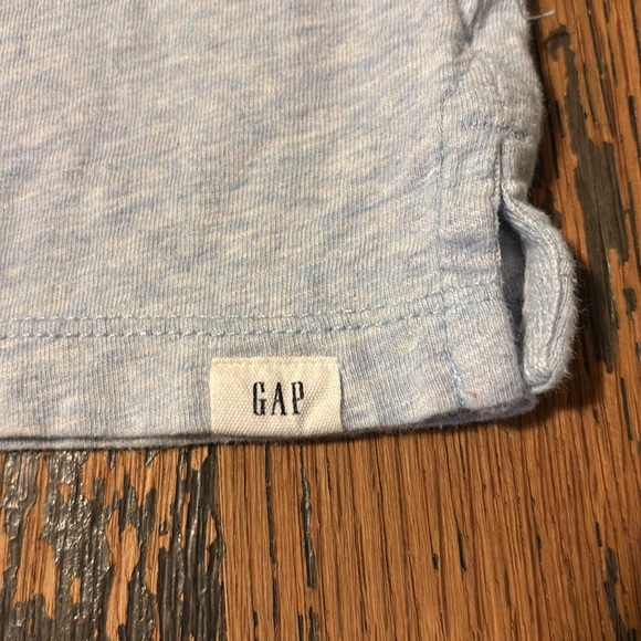 GAP Kids 2x 2T Button Down Shirts - 1xLight Blue SSS and 1xCream LSS. ExltCndtn - Picture 5 of 11